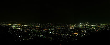 ライトダウン中の甲府盆地夜景